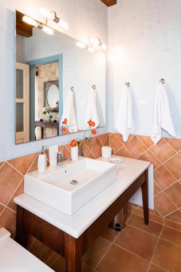 Beachfront Villa Turquoise With Private Pool, Bbq And Ping Pong Table ハニア エクステリア 写真